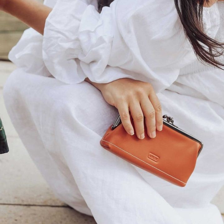 ARCH Clasp wallet - Tan