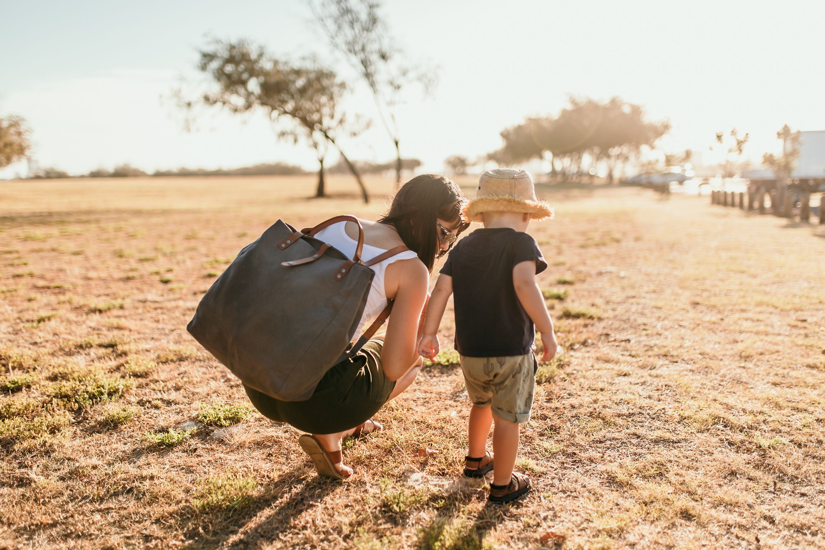 Nappy bag that converts from tote to backpack