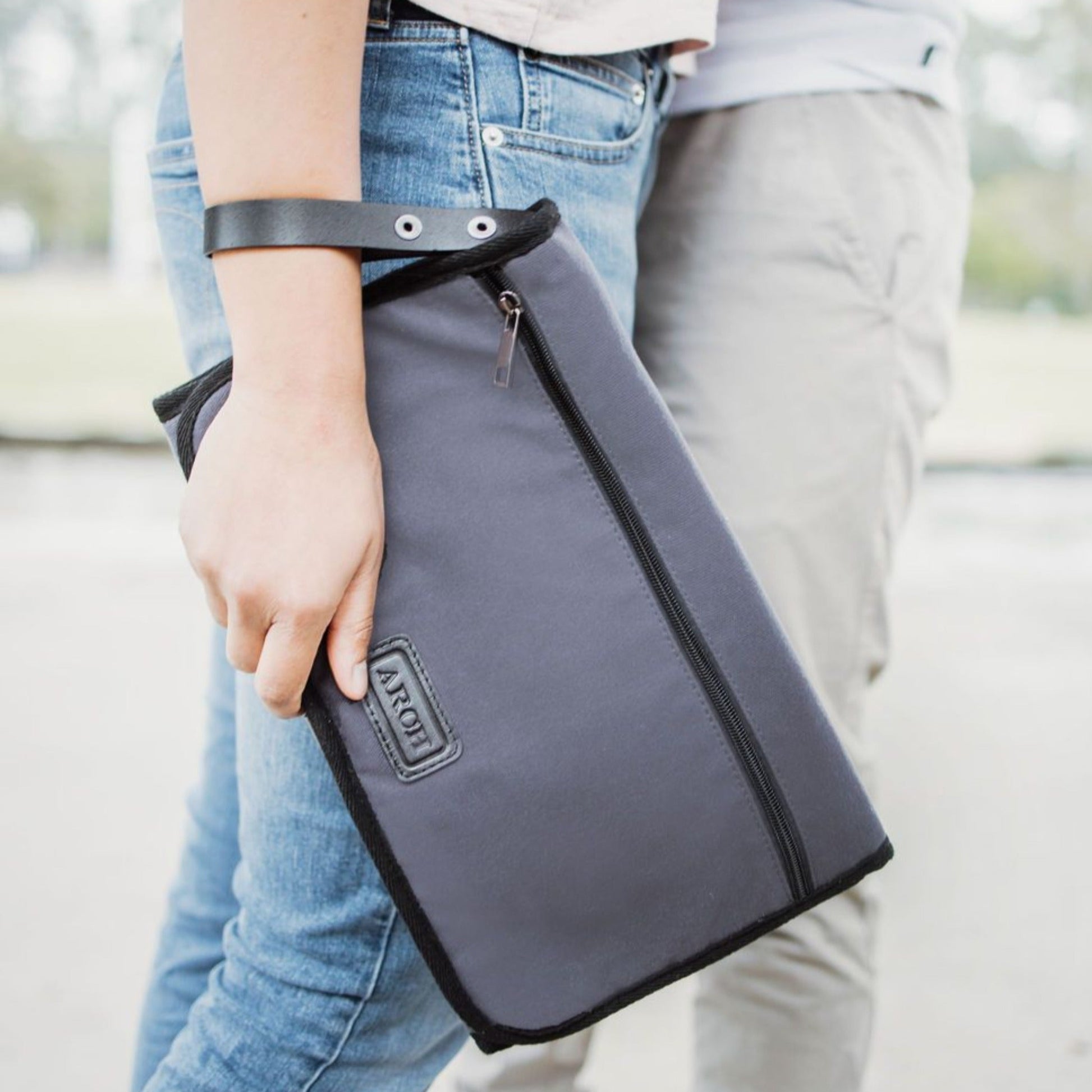 SECONDS - ARCH Change Mat Clutch - Grey / tan ARCH bags